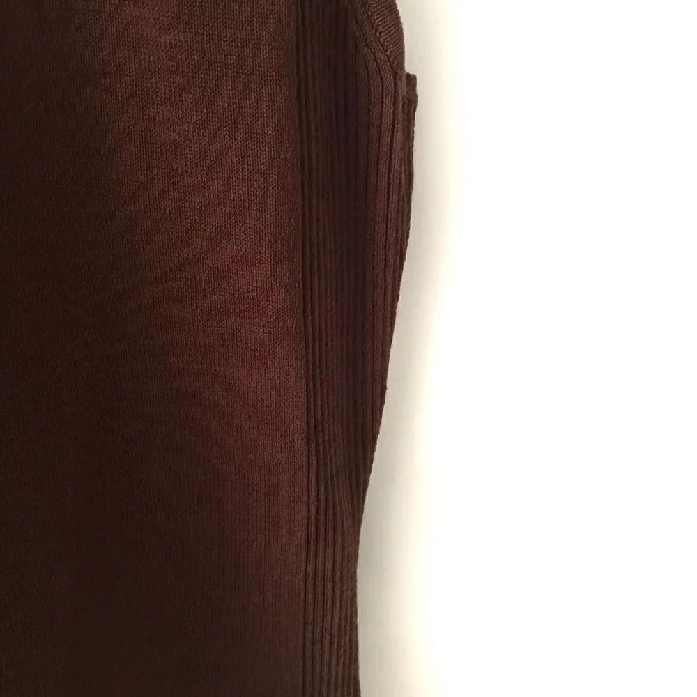 Finity Basic Top in Brown Size L - Picture 6 of 7